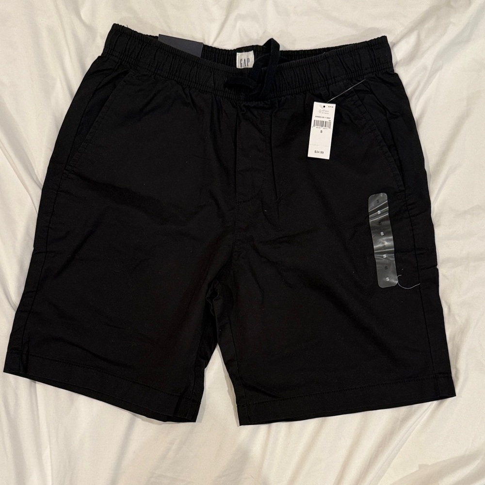 NWT GAP Men's Black Shorts 8”